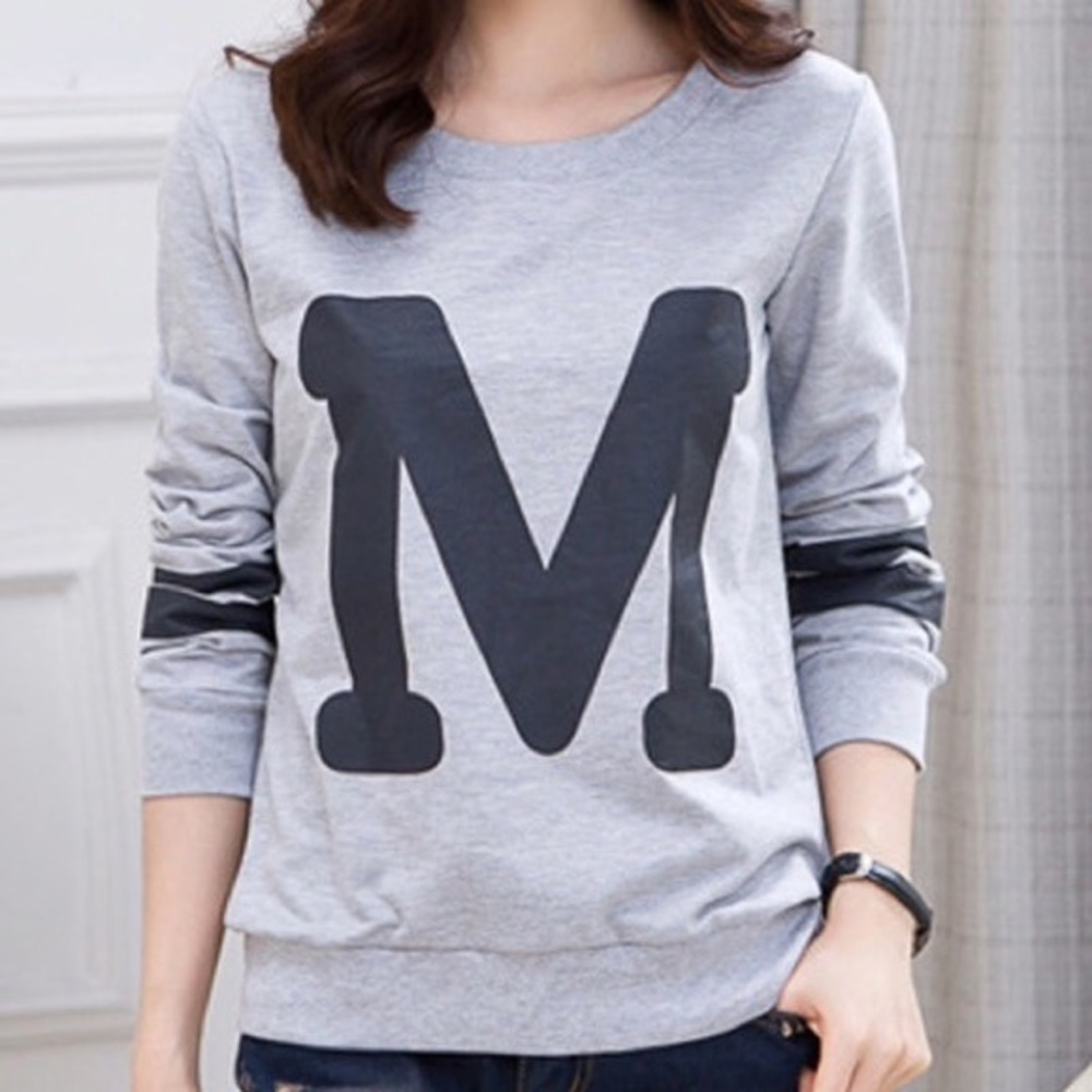 M gray hoodie
